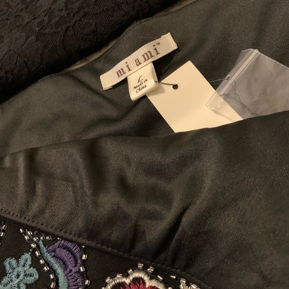 Ladies Lrg mini skirt - Picture 4 of 4